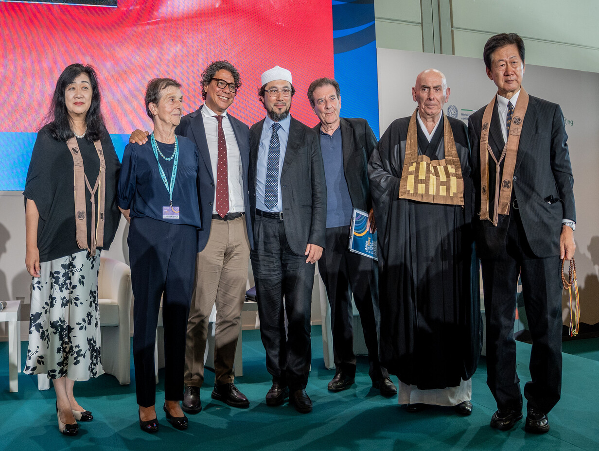 Continuing to meet: memories and experiences of interreligious dialogue
